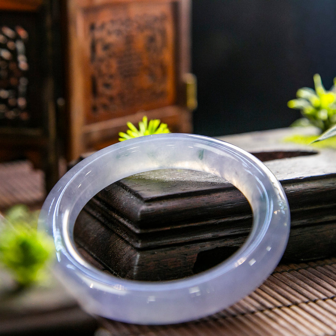 天然緬甸翡翠光感高冰種滿紫飄花圓條手鐲 (適合手圍 53-55 mm)