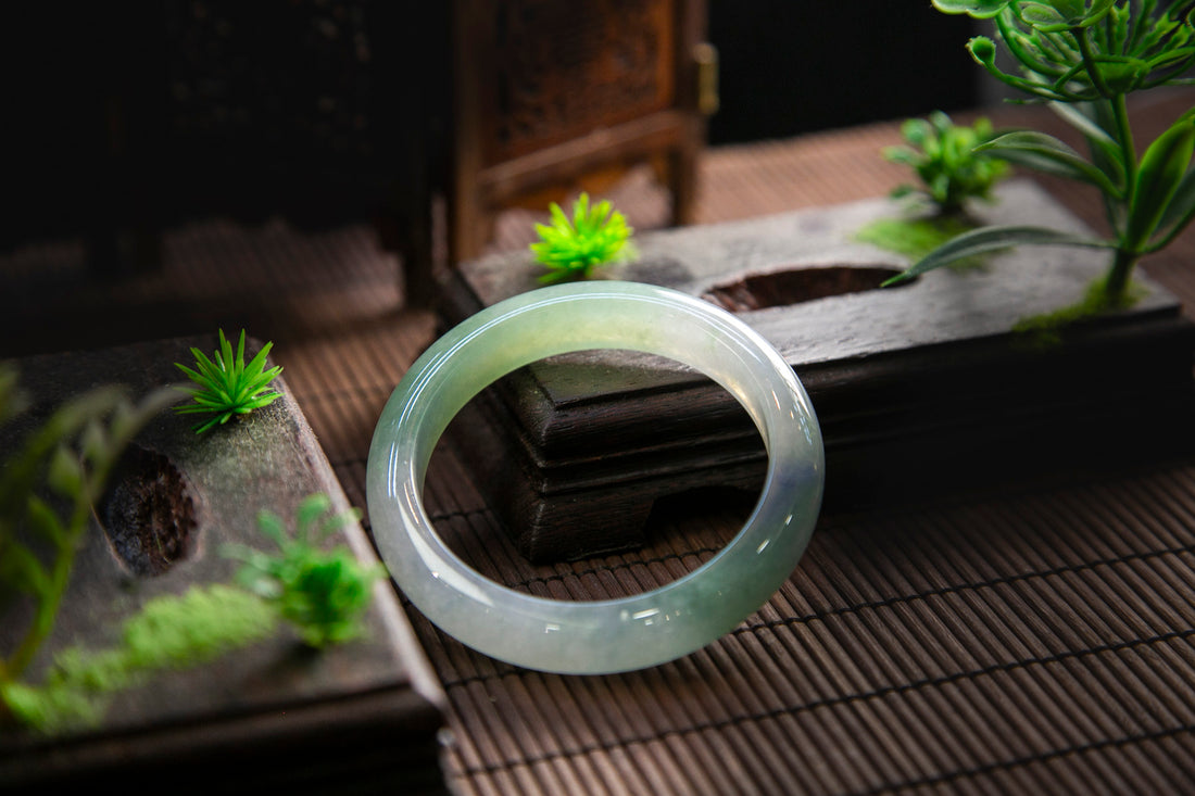 天然緬甸翡翠高冰春彩正圈手鐲 (適合手圍 55-57 mm)