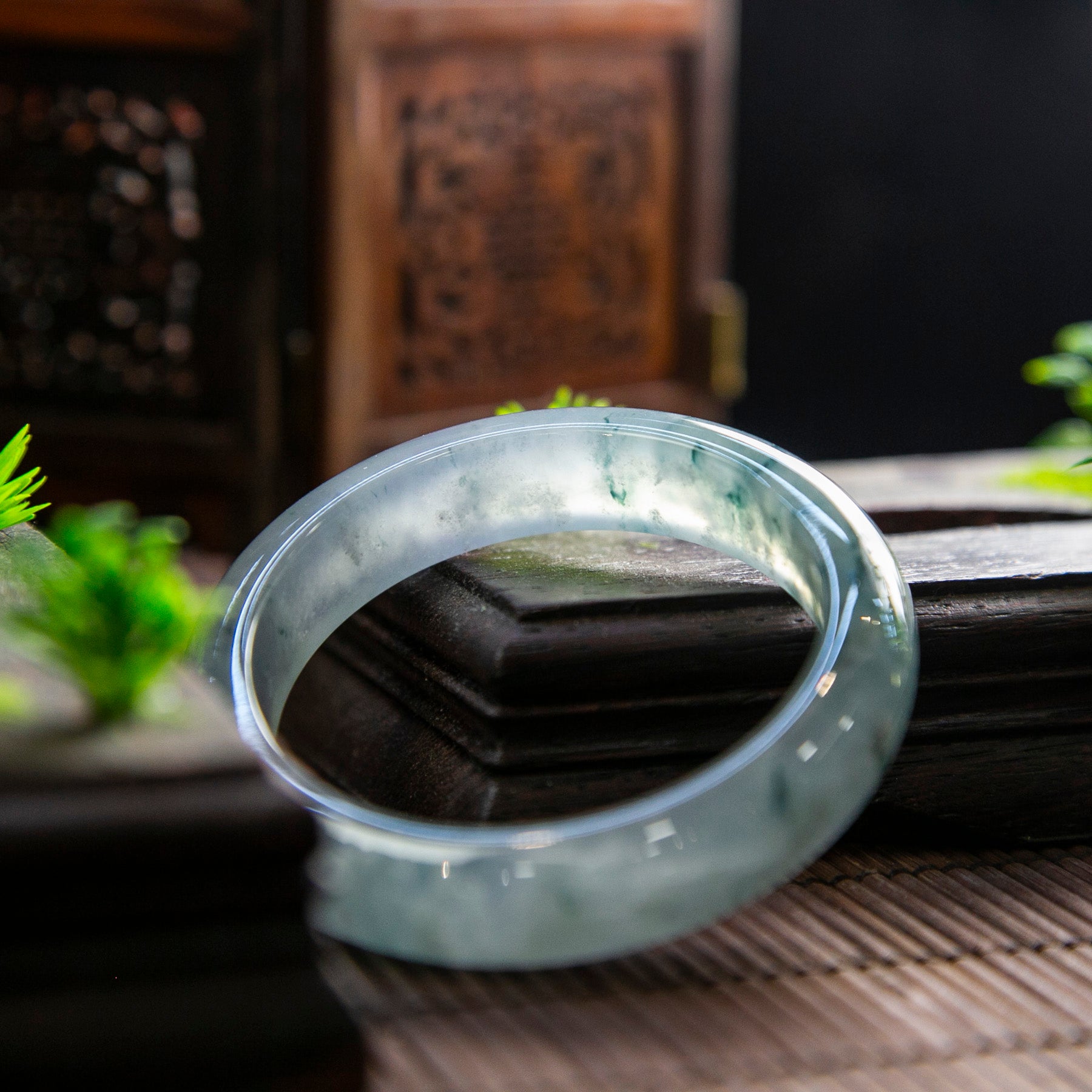 天然緬甸翡翠光感高冰晴底飄花正圈手鐲 (適合手圍 52-54 mm)