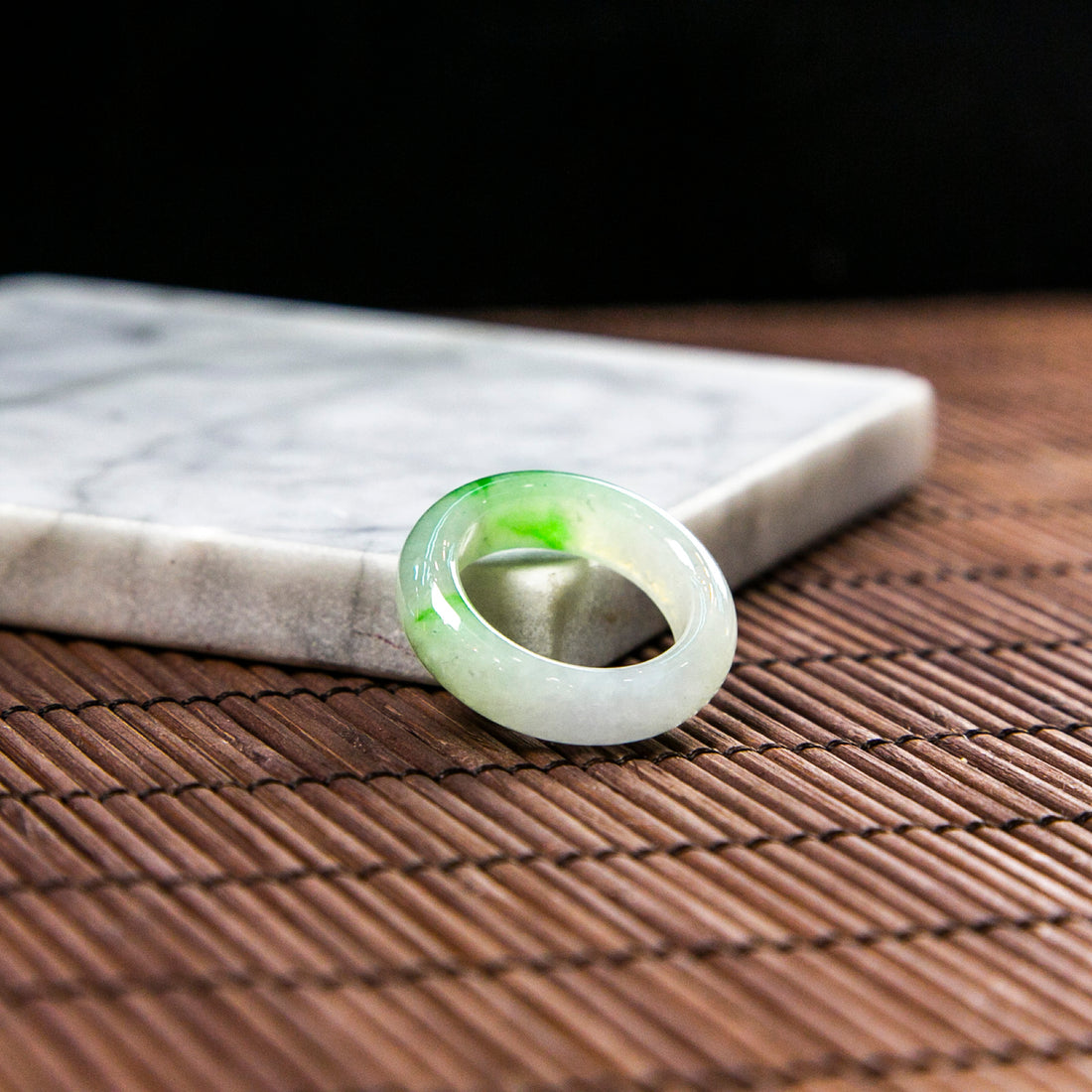 天然緬甸翡翠白底青玉戒