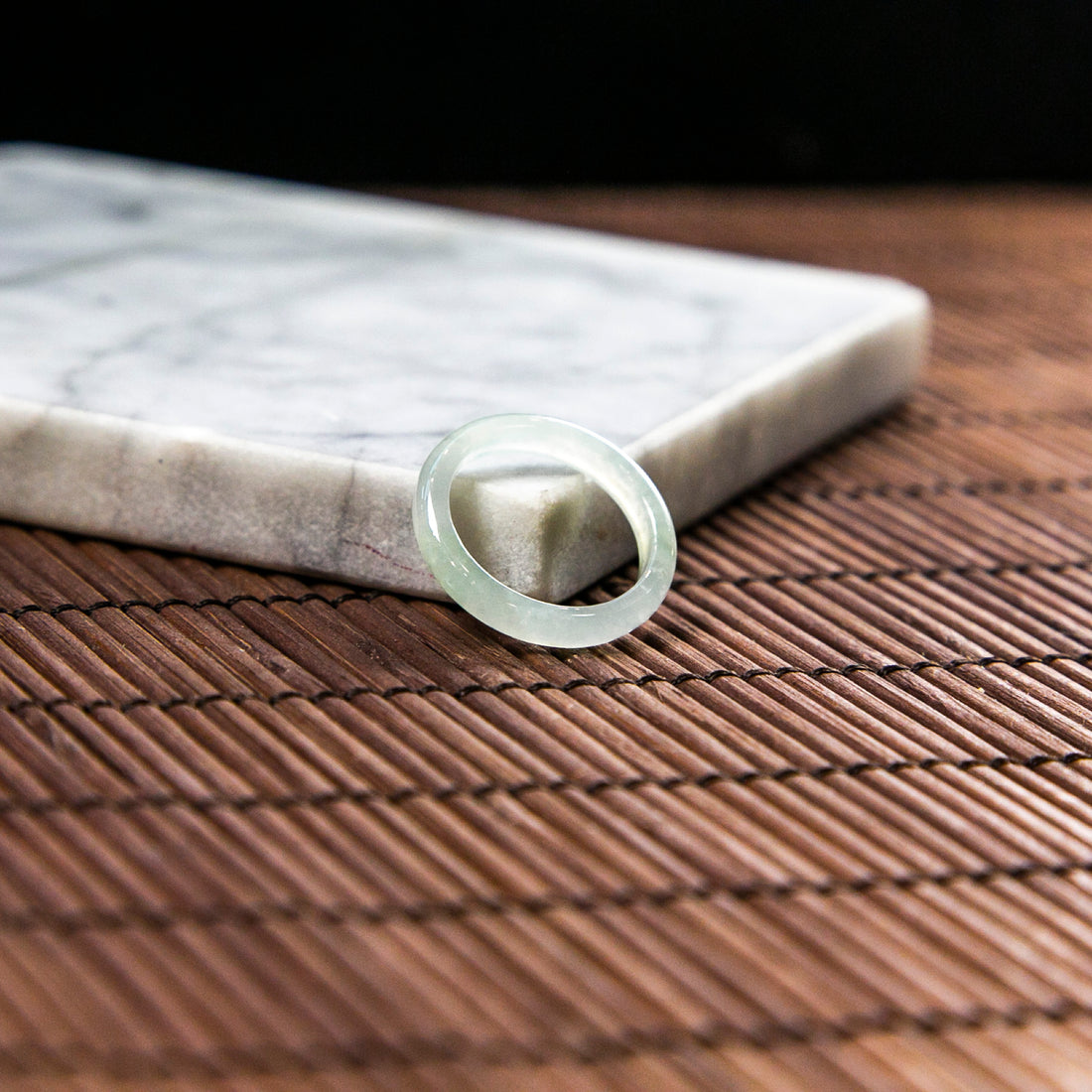 天然緬甸翡翠光感冰白飄綠玉戒