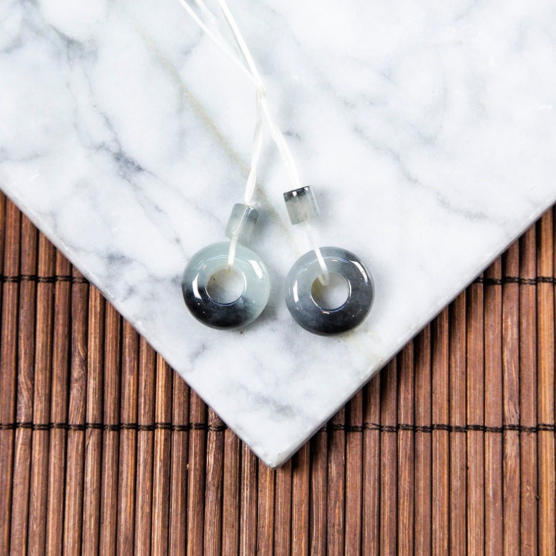 天然緬甸翡翠半山水冰烏雞母子扣一對