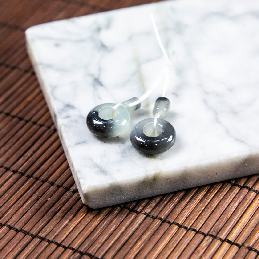 天然緬甸翡翠半山水冰烏雞母子扣一對