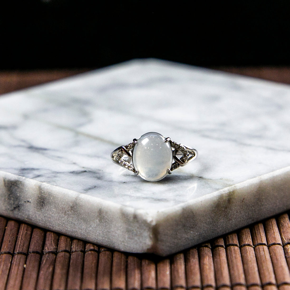 S925鑲鋯石天然緬甸翡翠冰白蛋面活動戒指