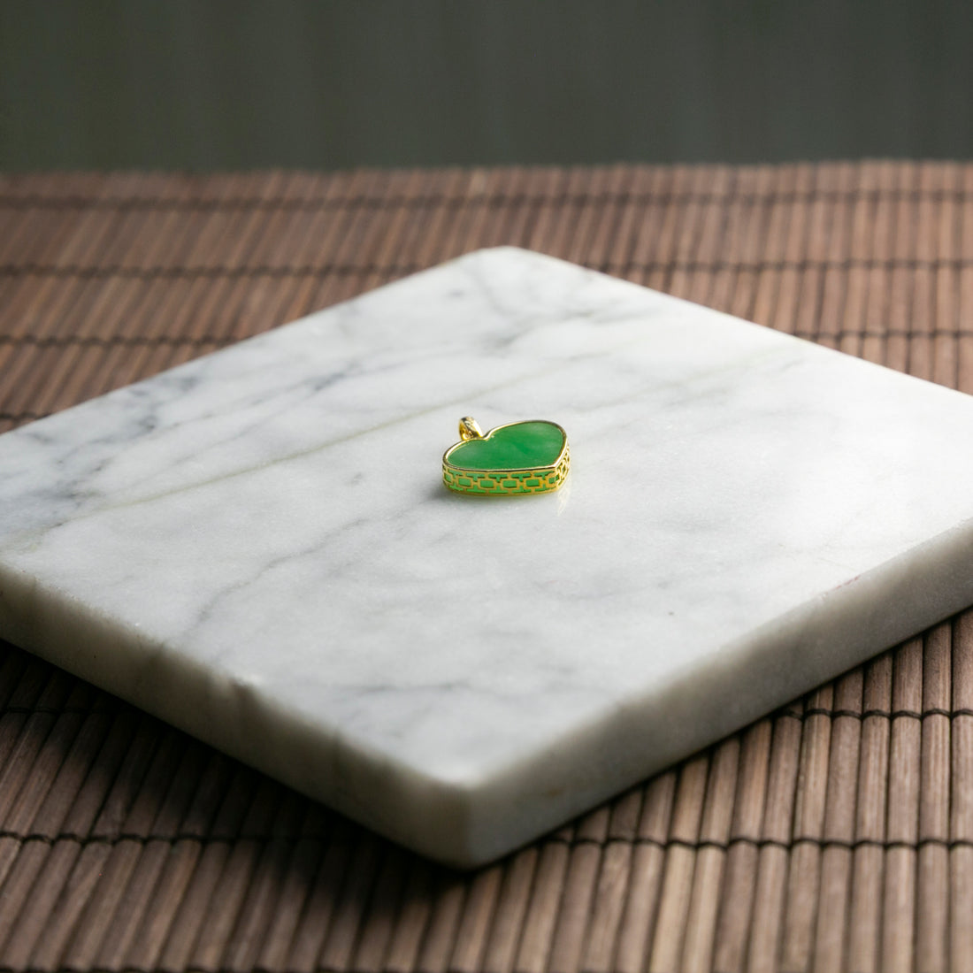 18K黃金冰種陽綠心形吊墜