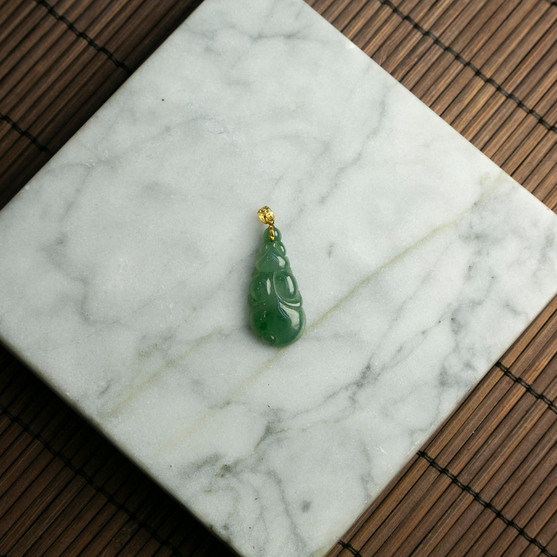 18K天然緬甸冰種年年有魚翡翠吊墜