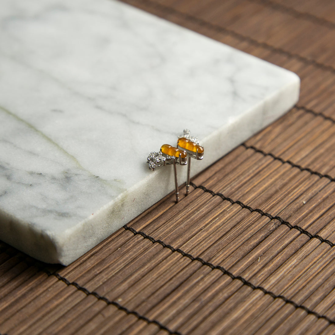 18K鉑金鑲鑽天然緬甸冰種橙紅翡葫蘆耳針