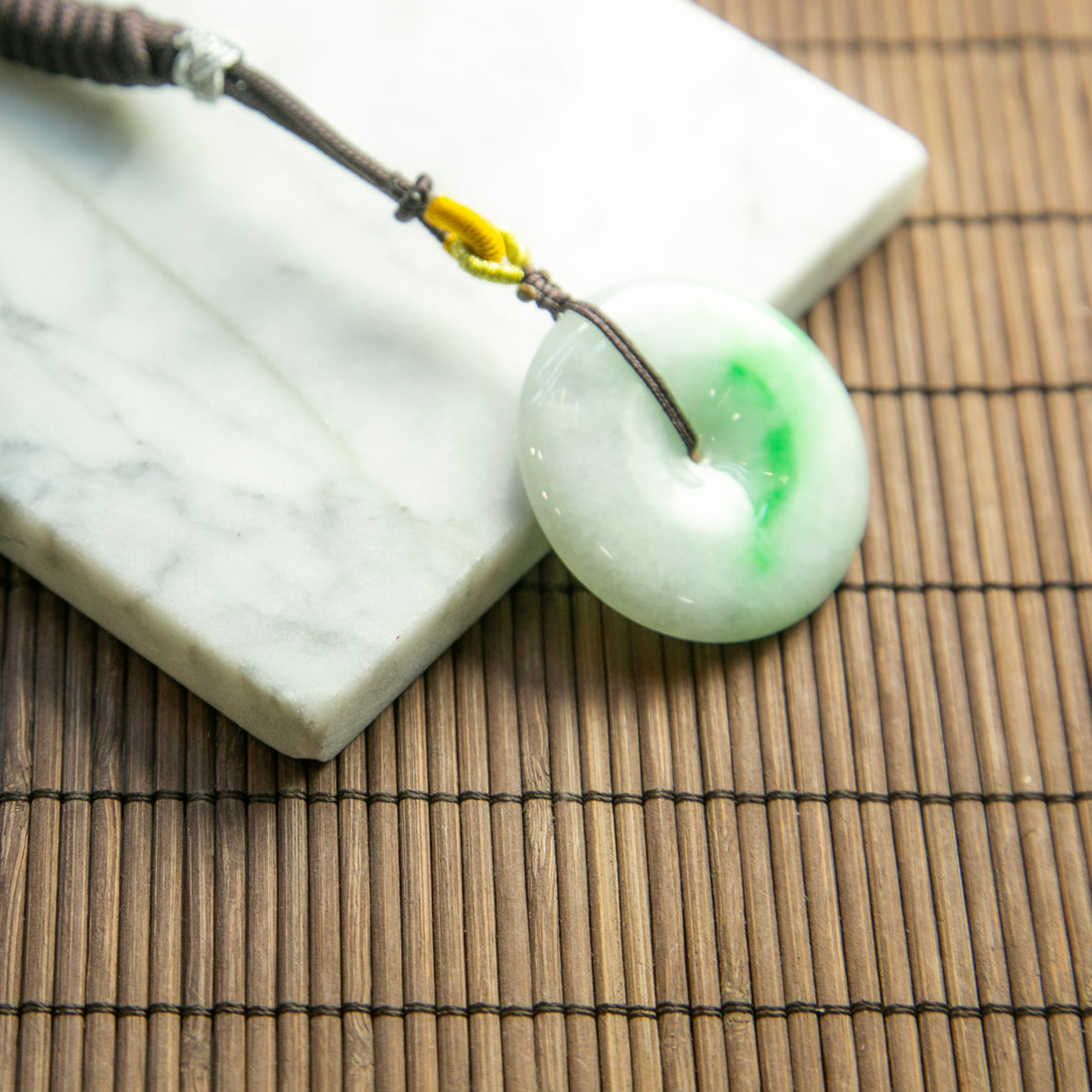 天然緬甸翡翠白底青平安扣吊墜