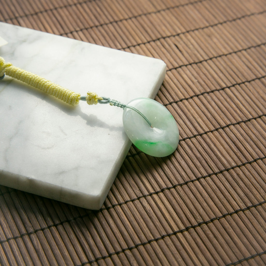 天然緬甸翡翠白底青平安扣吊墜