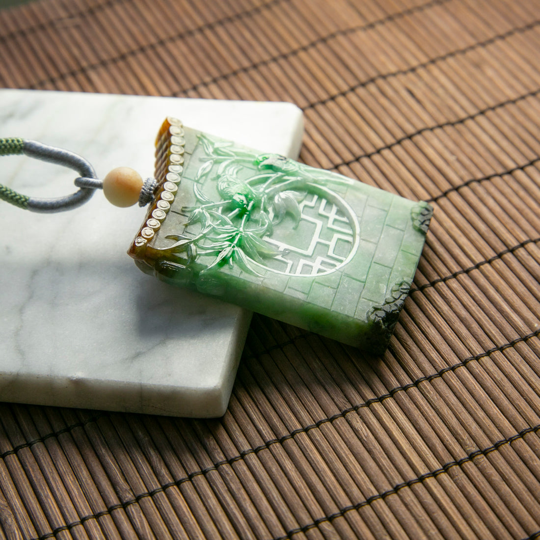 天然緬甸翡翠多色山水花牌掛件