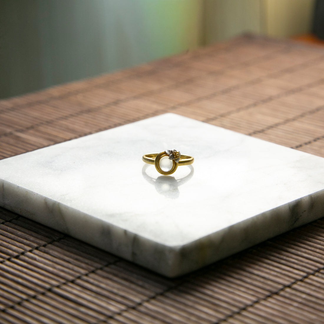 18K黃金鑲鑽天然緬甸翡翠冰白蛋面戒指