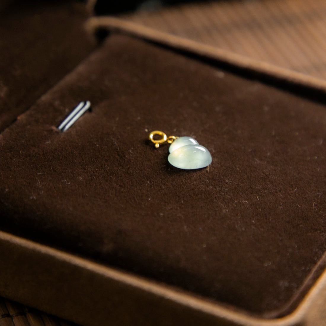 18K金天然緬甸翡翠光感冰晴水葫蘆小吊墜