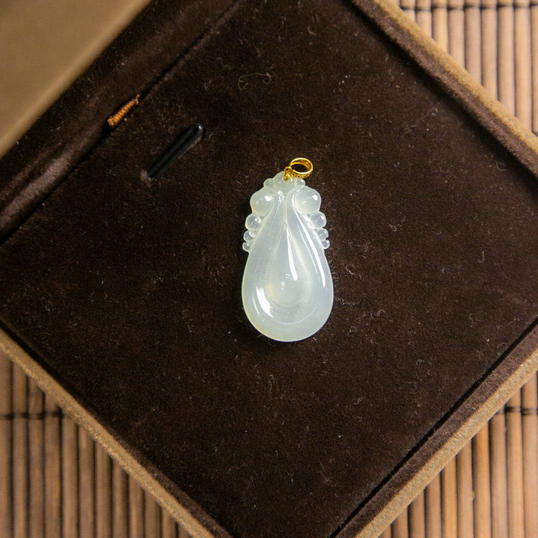 18K金天然緬甸翡翠冰白花件吊墜